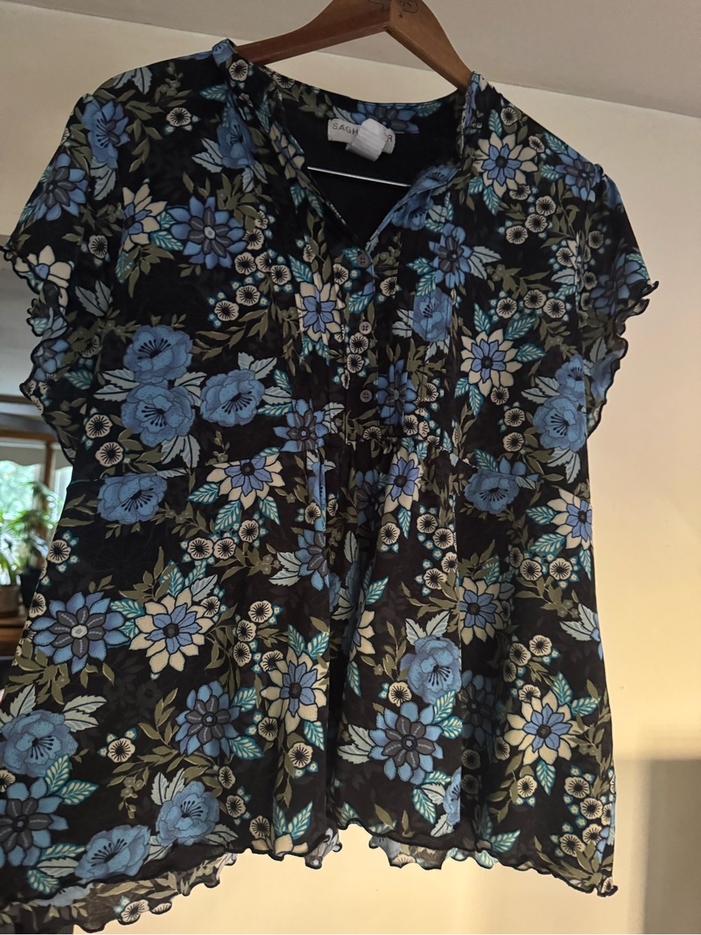 Sag Harbor Black Floral V-Neck Short Sleeve Blouse